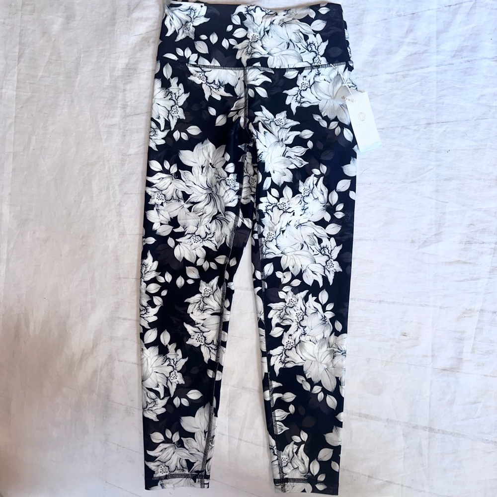 NWT Women's Medium Balance Collection Dry-Wik Cropped Leggings Black Floral
